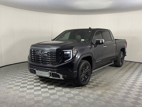 Used 2022 GMC Sierra 1500 Denali Ultimate AWD/4WD image 4