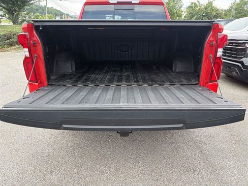 Used 2022 Chevrolet Silverado 1500 RST AWD/4WD image 7