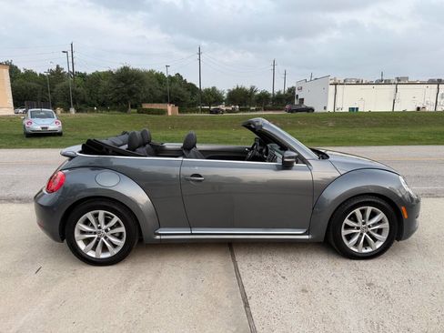 Used 2013 Volkswagen Beetle TDI FWD image 27