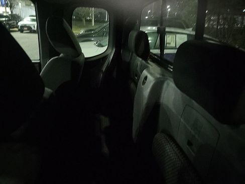 Used 2015 Nissan Frontier SV image 23