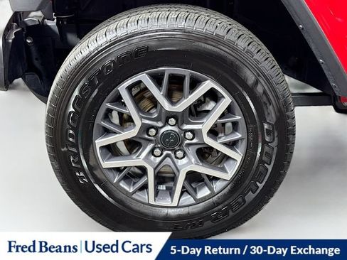 Used 2026 Jeep Wrangler Unlimited Sahara AWD/4WD image 36