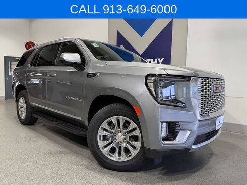 Used 2024 GMC Yukon Denali AWD/4WD image 2