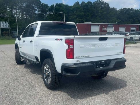 Used 2021 Chevrolet Silverado 2500 Custom w/ Custom Value Package AWD/4WD image 5