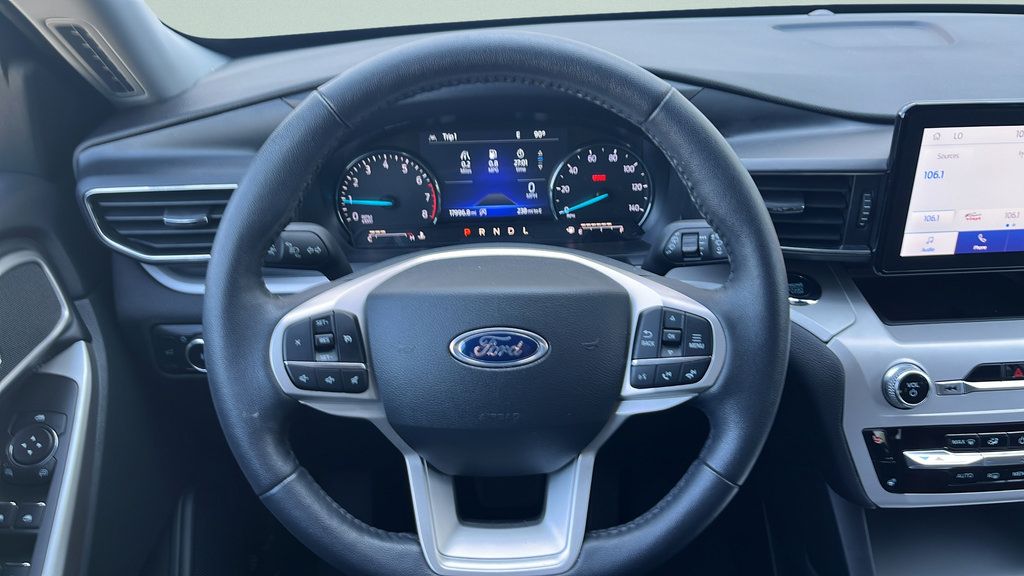 Used 2024 Ford Explorer XLT w/ Equipment Group 202A AWD/4WD image 10