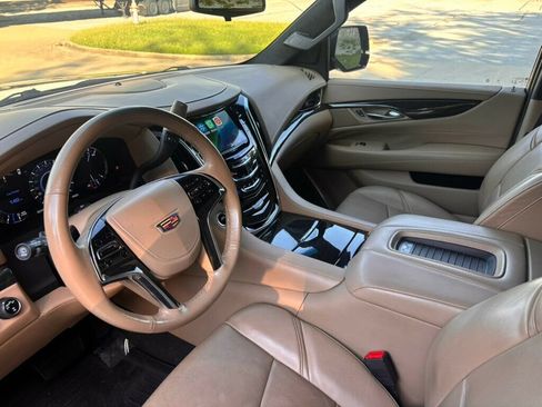 Used 2019 Cadillac Escalade ESV Platinum AWD/4WD image 10