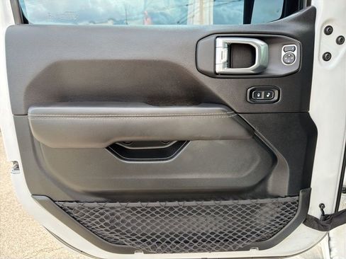 Used 2021 Jeep Gladiator Overland w/ Safety Group image 28