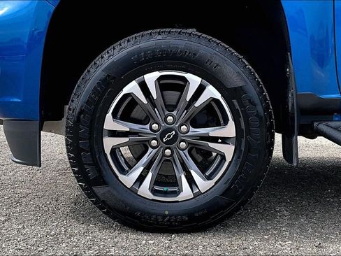 Used 2022 Chevrolet Colorado Z71 AWD/4WD image 9