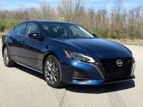 Used 2024 Nissan Altima 2.0 SR FWD image 40