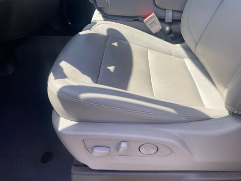 Used 2022 Chevrolet Silverado 1500 LT RWD image 10
