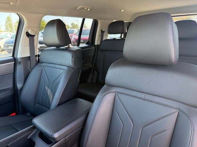 Used 2025 Hyundai Santa Fe SEL AWD/4WD image 13