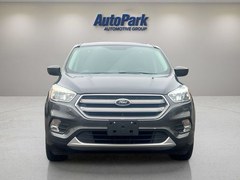 Used 2017 Ford Escape SE AWD/4WD image 2