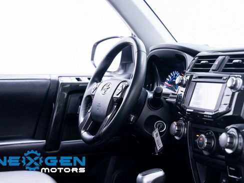 Used 2019 Toyota 4Runner TRD Off-Road Premium AWD/4WD image 43