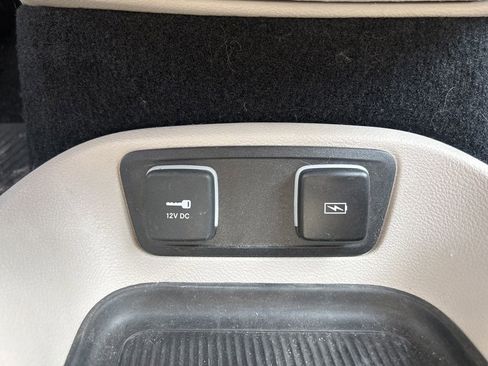 Used 2021 Chrysler Pacifica Touring-L w/ Premium & Safety Sphere Group FWD image 31