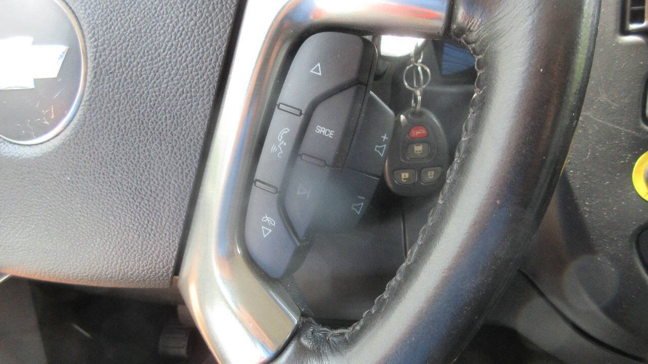 Used 2019 Chevrolet Express 2500 w/ Driver Convenience Package RWD image 26