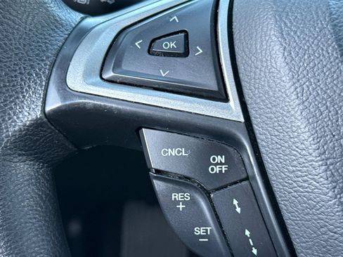 Used 2019 Ford Fusion SE image 29