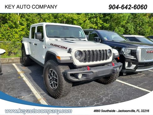 Used 2025 Jeep Gladiator Rubicon AWD/4WD image 1