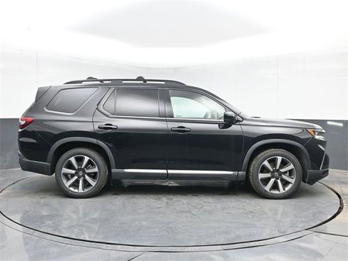 Used 2023 Honda Pilot Elite image 11