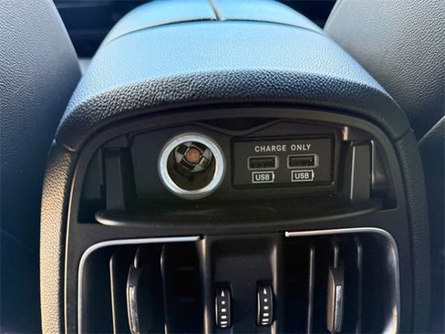 Used 2018 Maserati Levante S image 11