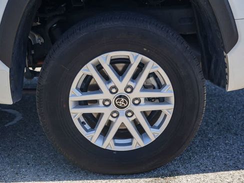 Used 2022 Toyota Tundra SR5 AWD/4WD image 10