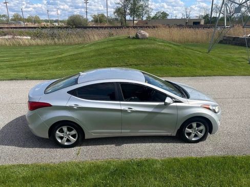 Used 2013 Hyundai Elantra GLS w/ Preferred Pkg FWD image 4