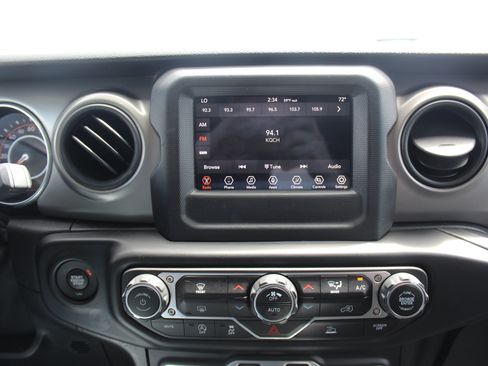 Used 2021 Jeep Wrangler Unlimited Sport AWD/4WD image 10