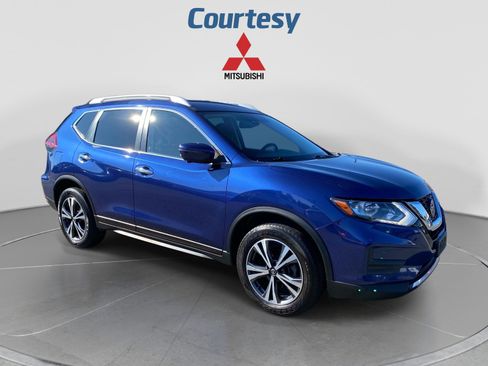 Used 2020 Nissan Rogue SV w/ Premium Package AWD/4WD image 10