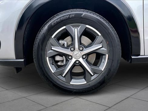 Used 2023 Honda HR-V EX-L image 11