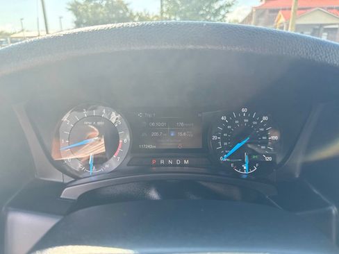Used 2016 Ford Expedition XLT AWD/4WD image 6