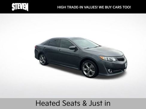 Used 2012 Toyota Camry SE w/ Leather Pkg FWD image 3
