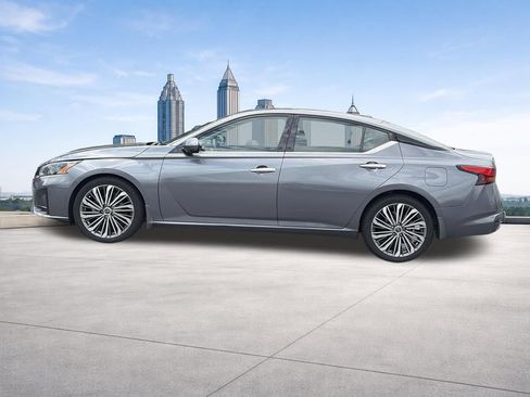 Used 2023 Nissan Altima 2.5 SL FWD image 21