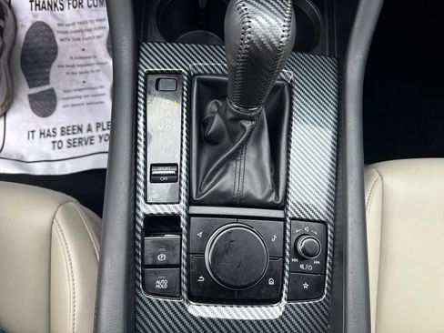 Used 2020 MAZDA MAZDA3 Hatchback w/ Preferred Package image 21