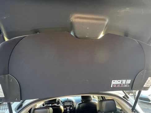 Used 2015 Nissan Juke SL image 25