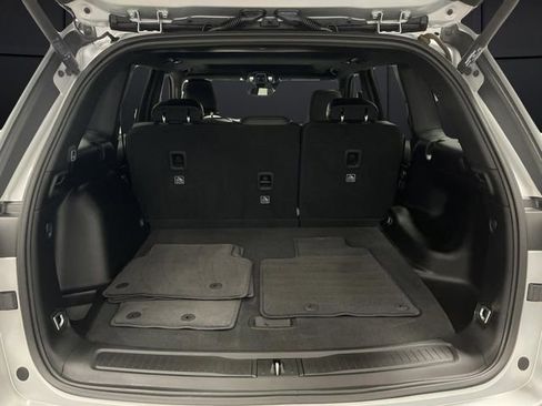 Used 2023 Jeep Grand Cherokee Altitude image 15