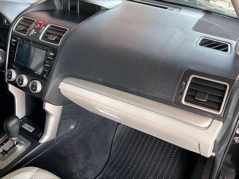 Used 2017 Subaru Forester 2.5i Premium AWD/4WD image 23