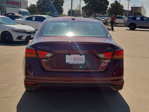 Certified 2024 Nissan Altima 2.5 SV FWD image 3