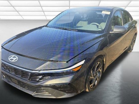 Used 2024 Hyundai Elantra SEL w/ Convenience Package FWD image 5