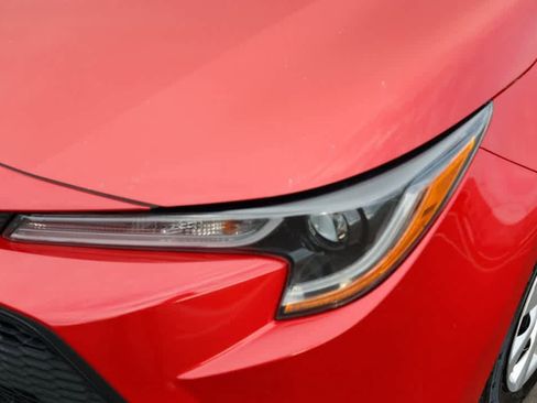 Used 2020 Toyota Corolla LE image 25