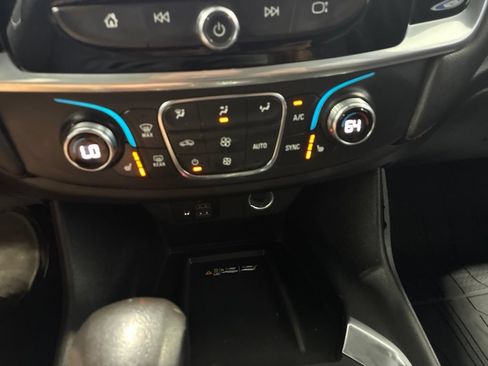 Used 2022 Chevrolet Traverse RS w/ LPO, Floor Liner Package FWD image 29
