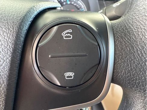 Used 2012 Toyota Camry LE FWD image 17