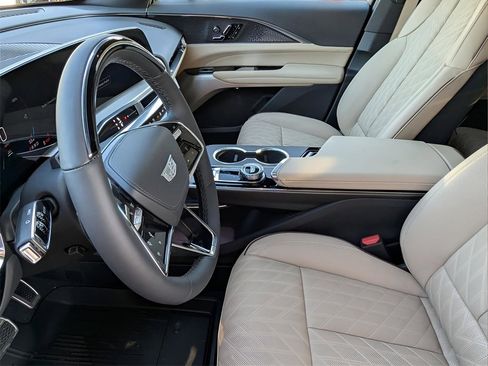 New 2025 Cadillac Lyriq Sport image 7