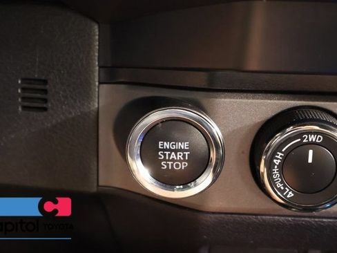 Certified 2021 Toyota Tacoma TRD Off-Road AWD/4WD image 19