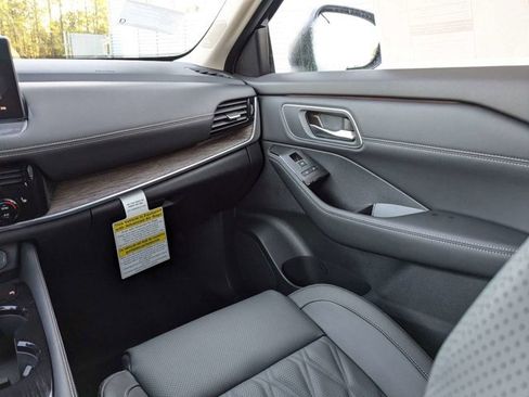 New 2025 Nissan Rogue Platinum w/ Platinum Premium Package image 19