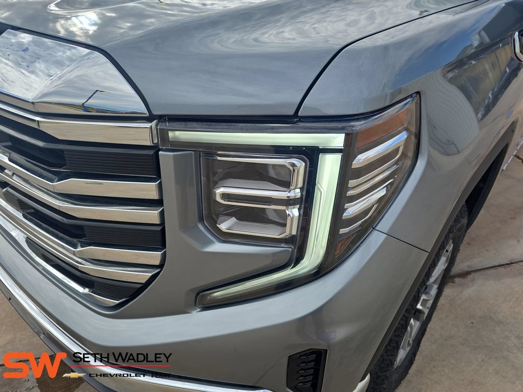 Used 2025 GMC Sierra 1500 SLT AWD/4WD image 32