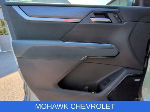 Used 2024 GMC Acadia AT4 w/ Luxury Package AWD/4WD image 23