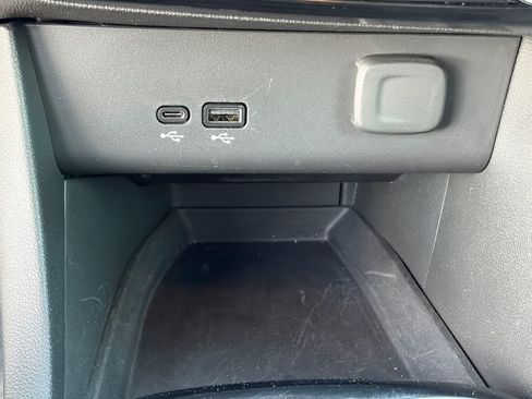 Used 2024 Buick Encore GX Sport Touring FWD image 28