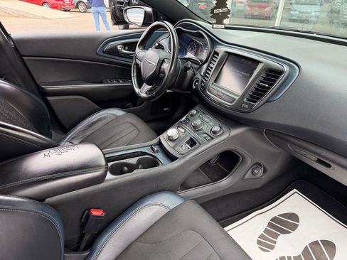 Used 2015 Chrysler 200 S w/ Navigation & Sound Group I image 19