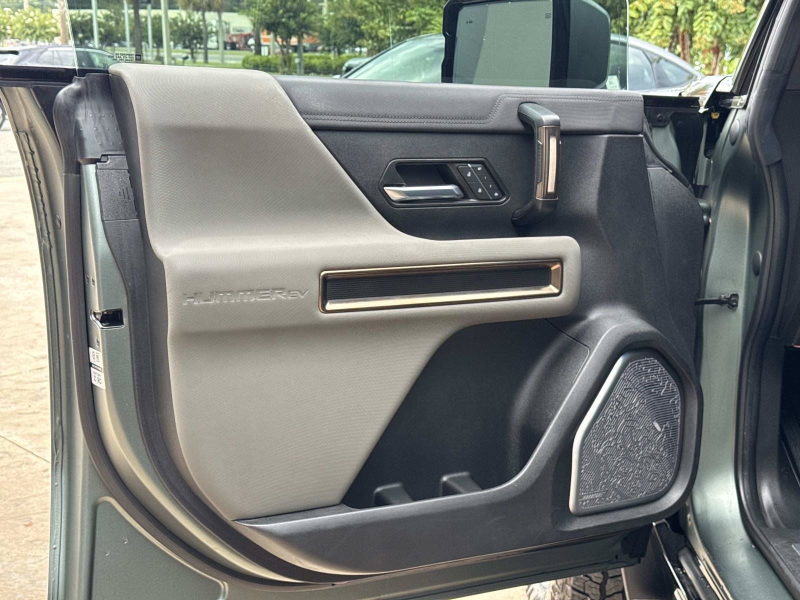 Used 2024 GMC Hummer EV 3X AWD/4WD image 10