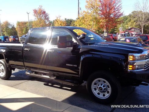 Used 2018 Chevrolet Silverado 3500 W/T w/ WT Fleet Convenience Package image 2