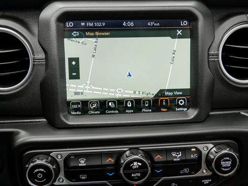 Used 2022 Jeep Wrangler Sahara image 44