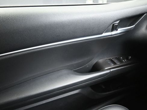 Used 2024 Toyota Camry SE FWD image 10